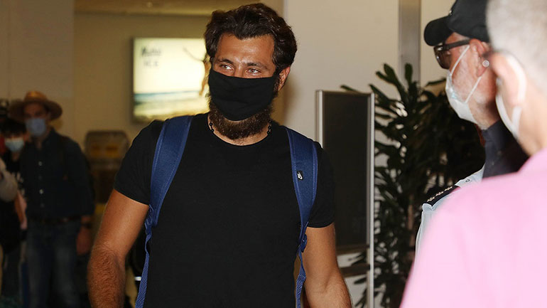 Ο Νίκος Μπάρτζης επέστρεψε στην Ελλάδα μετά την οικειοθελή αποχώρησή του από το Survivor